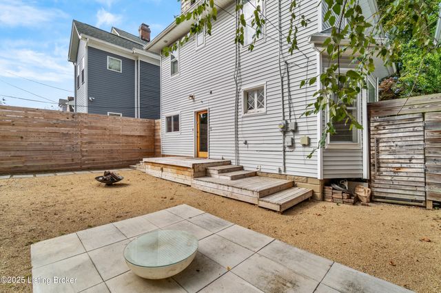 1844 Edgeland Ave, Louisville, KY 40204