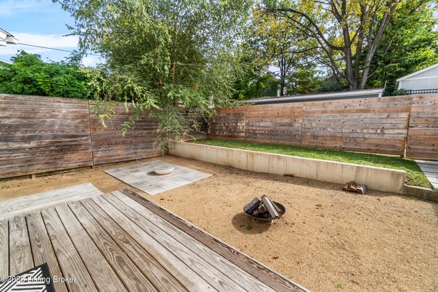 1844 Edgeland Ave, Louisville, KY 40204