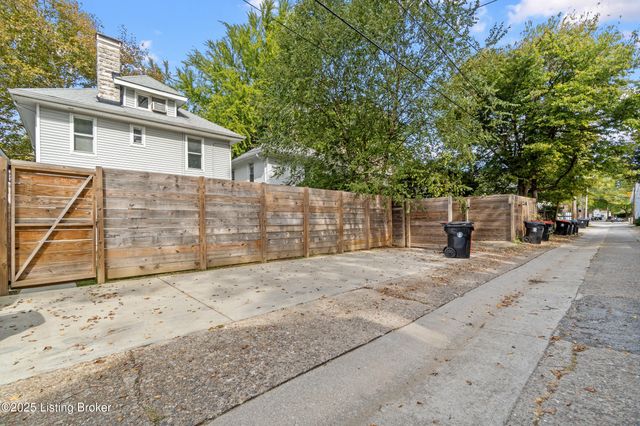 1844 Edgeland Ave, Louisville, KY 40204