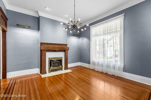 1844 Edgeland Ave, Louisville, KY 40204