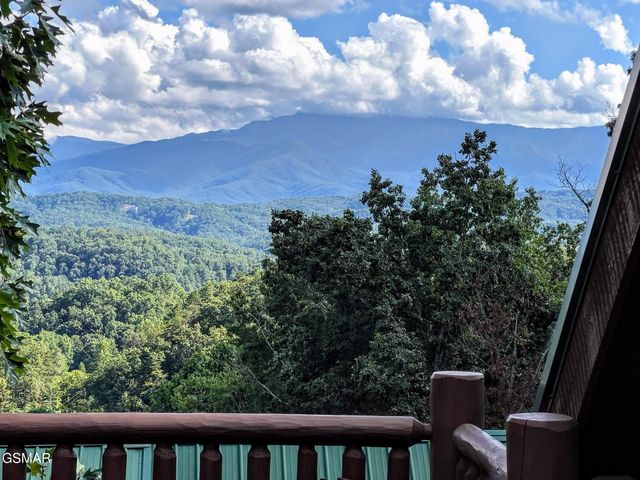 2251 Upper Middle Creek Road, Sevierville, TN 37876