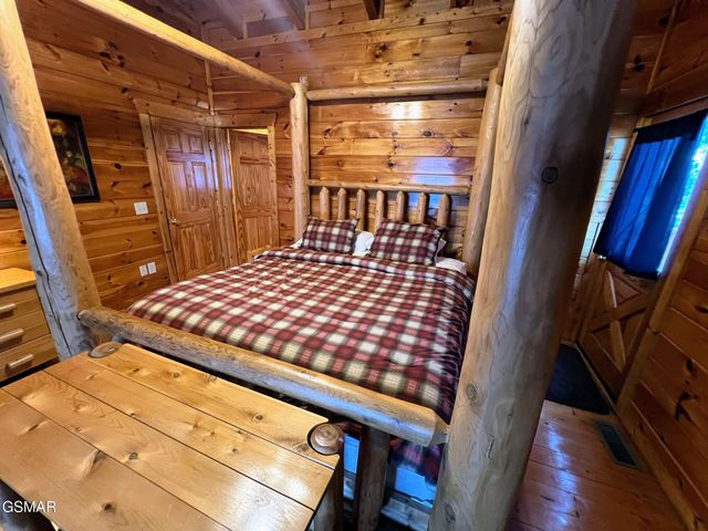 2251 Upper Middle Creek Road, Sevierville, TN 37876