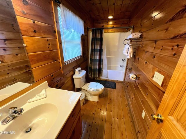 2251 Upper Middle Creek Road, Sevierville, TN 37876