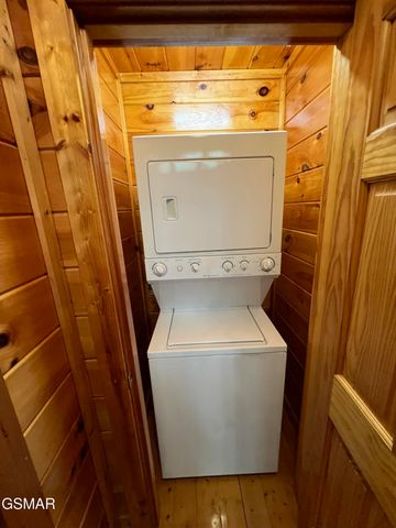 2251 Upper Middle Creek Road, Sevierville, TN 37876