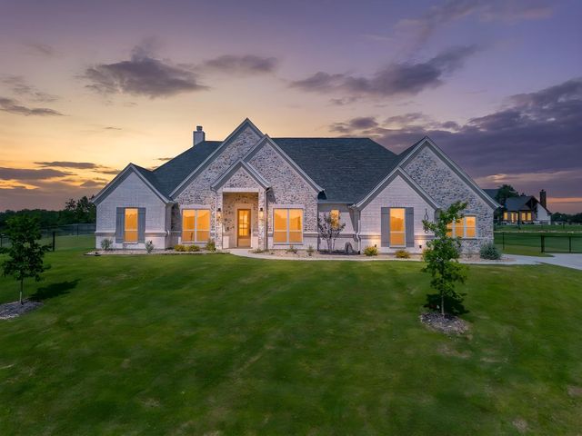 1038 Deer Island Court, Azle, TX 76020