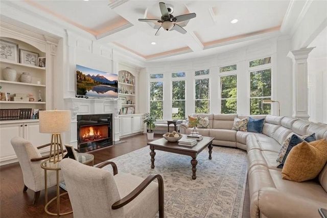 4050 Oak Forest Circle, Marietta, GA 30062