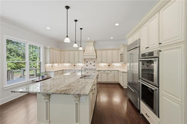 4050 Oak Forest Circle, Marietta, GA 30062