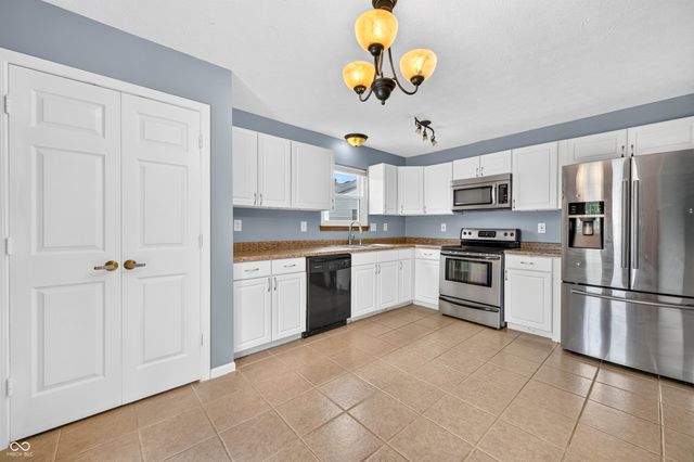 6122 Carrie Place, Indianapolis, IN 46237