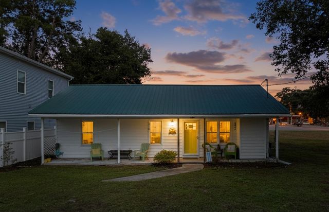 1020 Hunter Ave., North Myrtle Beach, SC 29582