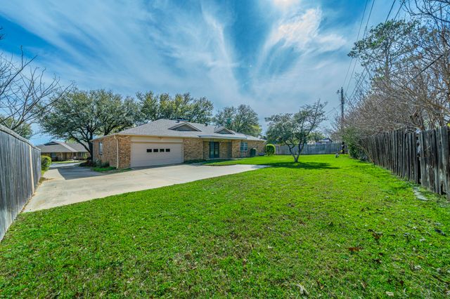 2904 Lakewood Drive, Denton, TX 76207