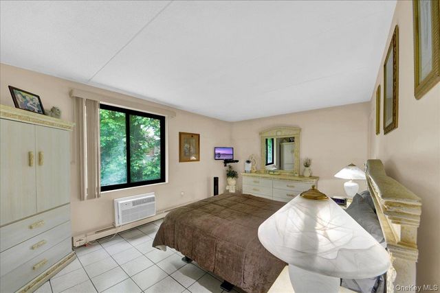 130 Colonial Parkway 4D, Yonkers, NY 10710
