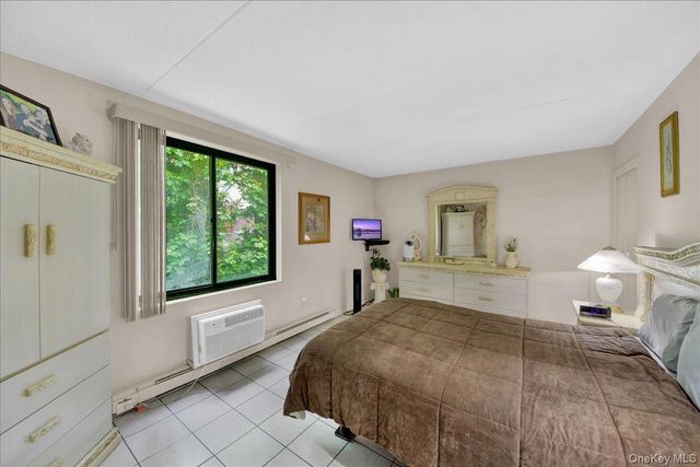 130 Colonial Parkway 4D, Yonkers, NY 10710