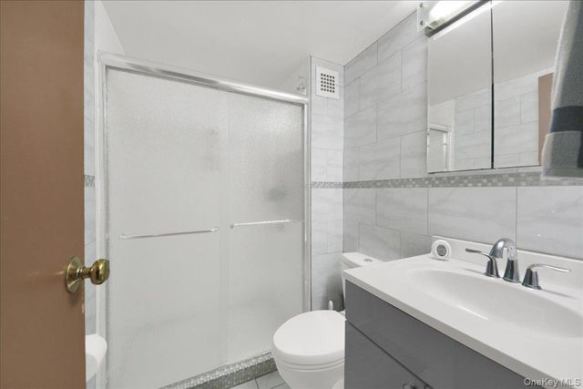 130 Colonial Parkway 4D, Yonkers, NY 10710