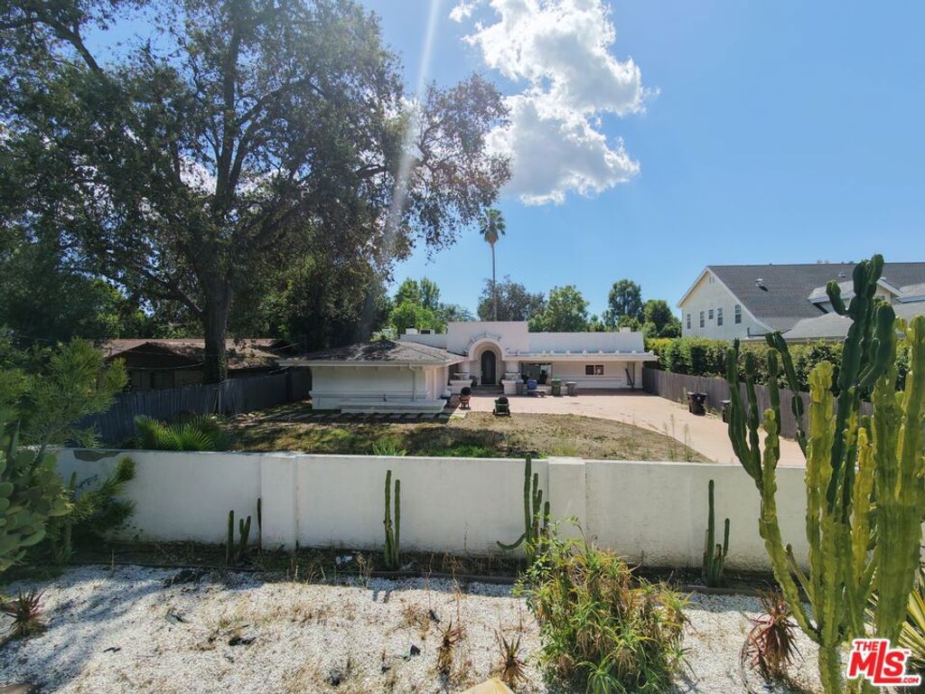 23460 Hatteras Street, Woodland Hills, CA 91367 — photo 2