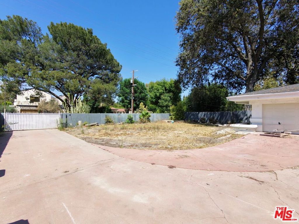 23460 Hatteras Street, Woodland Hills, CA 91367 — photo 4