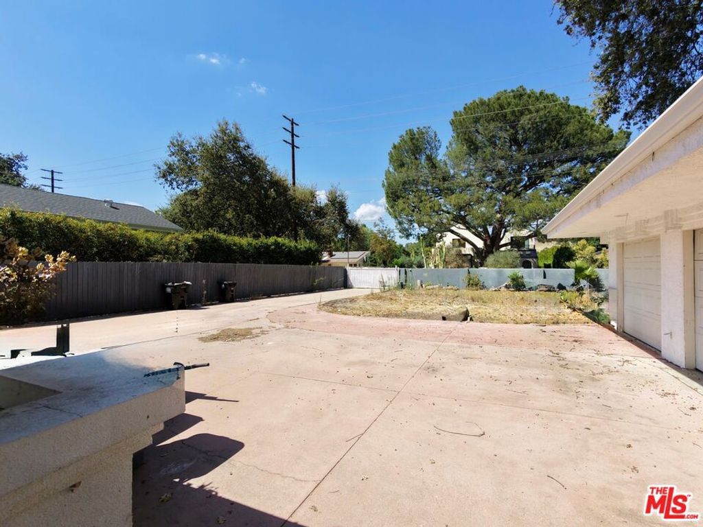 23460 Hatteras Street, Woodland Hills, CA 91367 — photo 5