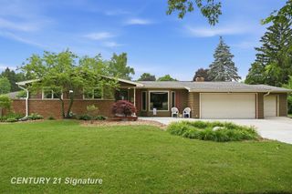 1226 Clearview Drive, Flushing, MI 48433