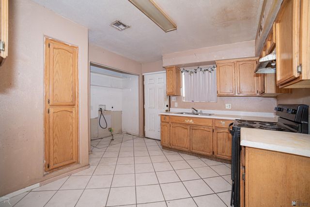 1432 N Montes Ave, San Luis, AZ 85336