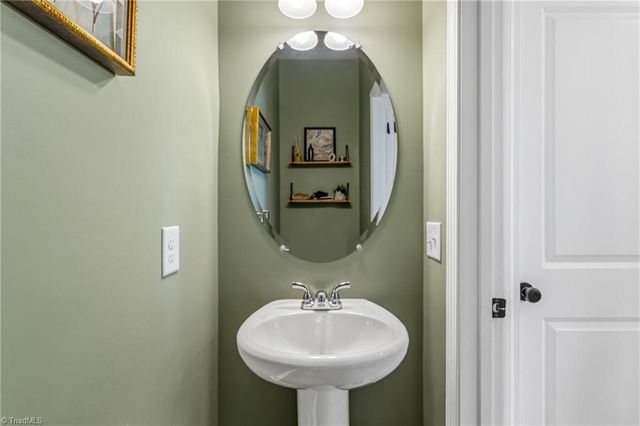 4748 Bell West Drive, Kernersville, NC 27284