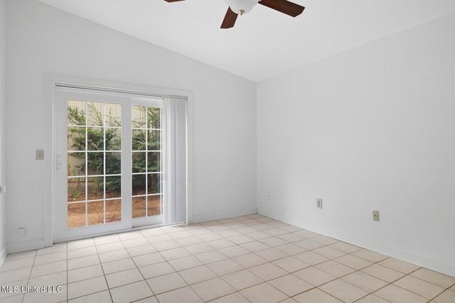 214 River Place, Jackson, MS 39211