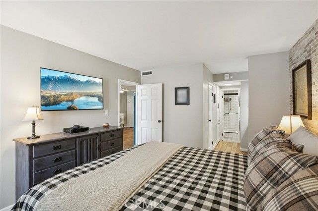 1750 E Ocean 102, Long Beach, CA 90802