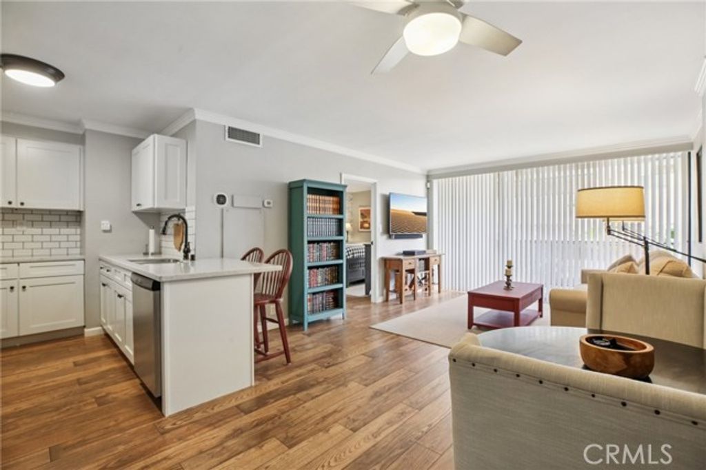 1750 E Ocean 102, Long Beach, CA 90802