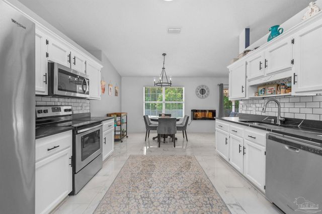 2442 Raider Ln, Navarre, FL 32566