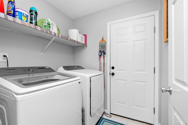 2442 Raider Ln, Navarre, FL 32566