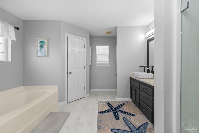 2442 Raider Ln, Navarre, FL 32566