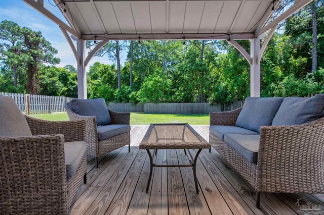 2442 Raider Ln, Navarre, FL 32566