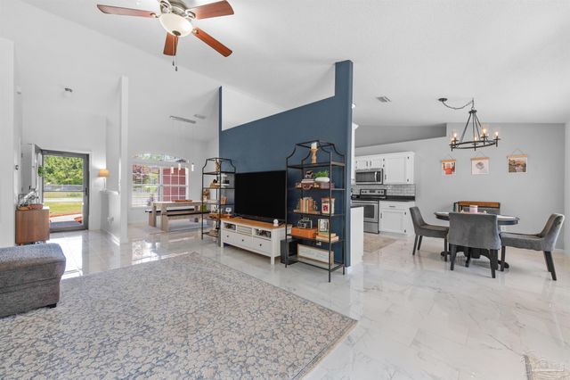 2442 Raider Ln, Navarre, FL 32566