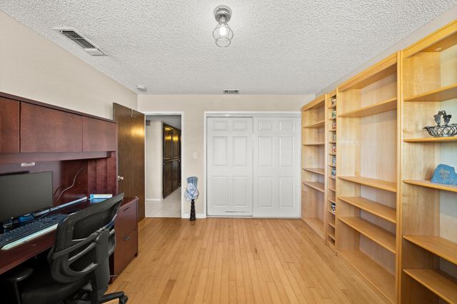 5700 Nonnie Ave, Sacramento, CA 95841