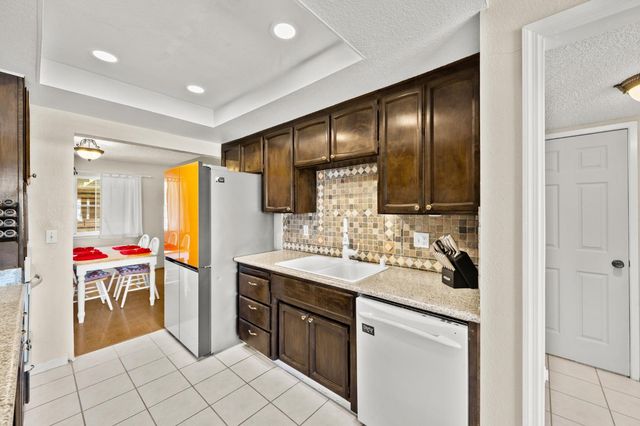 5700 Nonnie Ave, Sacramento, CA 95841