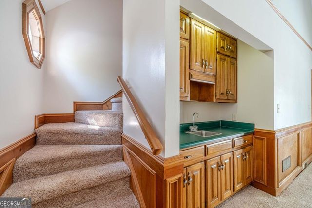 5060 Hodgkins Place SW, Lilburn, GA 30047
