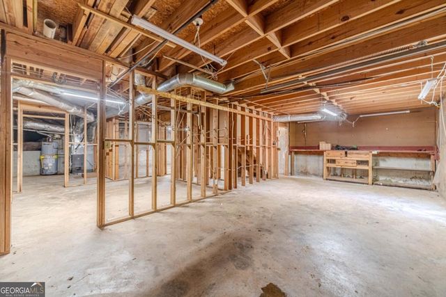 5060 Hodgkins Place SW, Lilburn, GA 30047