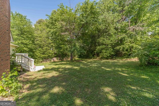 5060 Hodgkins Place SW, Lilburn, GA 30047