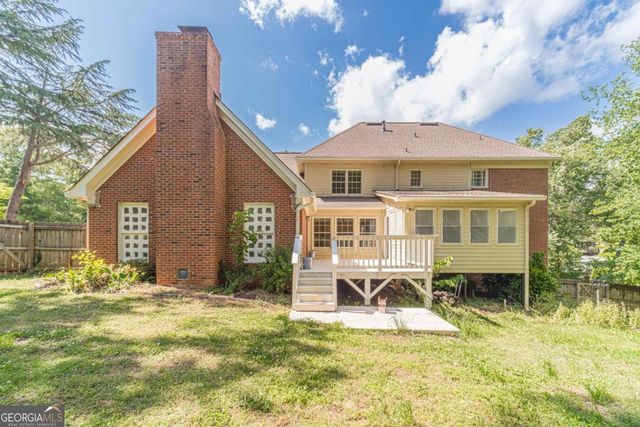 5060 Hodgkins Place SW, Lilburn, GA 30047
