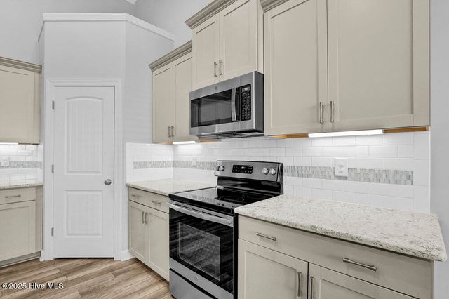 95 Collins Way, Hampstead, NC 28443