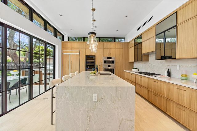 525 NE 101 St, Miami Shores, FL 33138