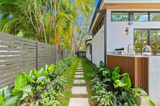 525 NE 101 St, Miami Shores, FL 33138