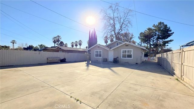 1138 1140 N Park Avenue, Pomona, CA 91768