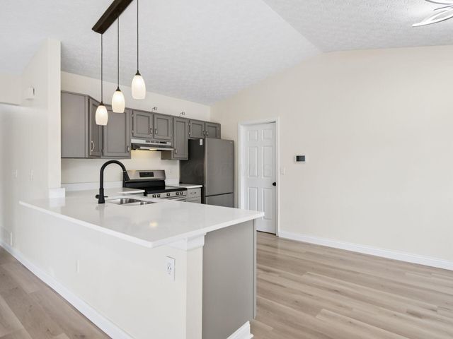 1726 Weather Stone Lane, Columbus, OH 43235