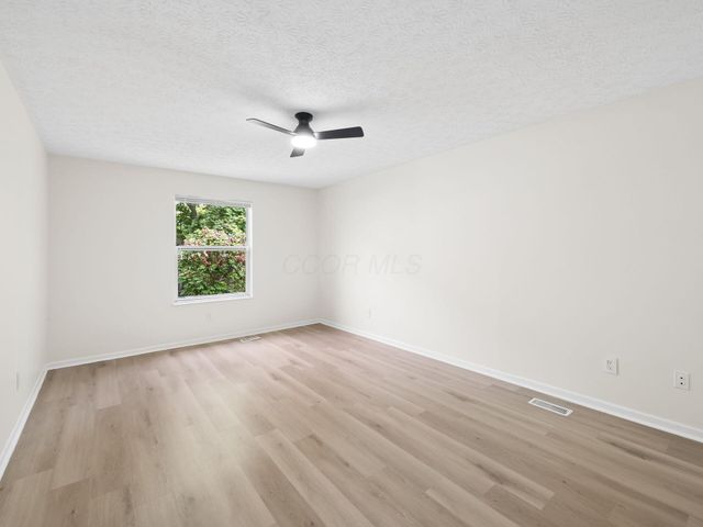 1726 Weather Stone Lane, Columbus, OH 43235