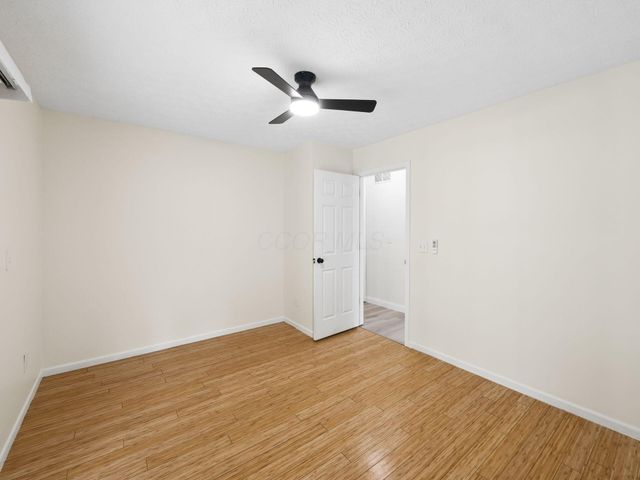 1726 Weather Stone Lane, Columbus, OH 43235
