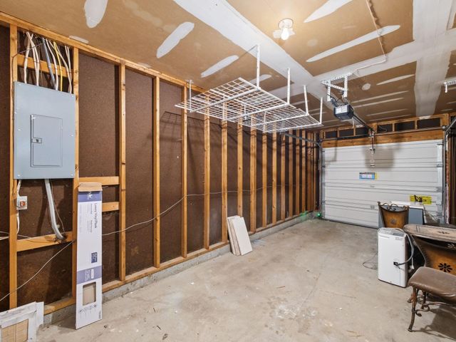 1726 Weather Stone Lane, Columbus, OH 43235
