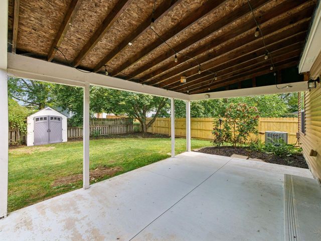 1726 Weather Stone Lane, Columbus, OH 43235
