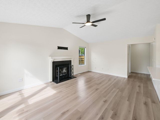 1726 Weather Stone Lane, Columbus, OH 43235