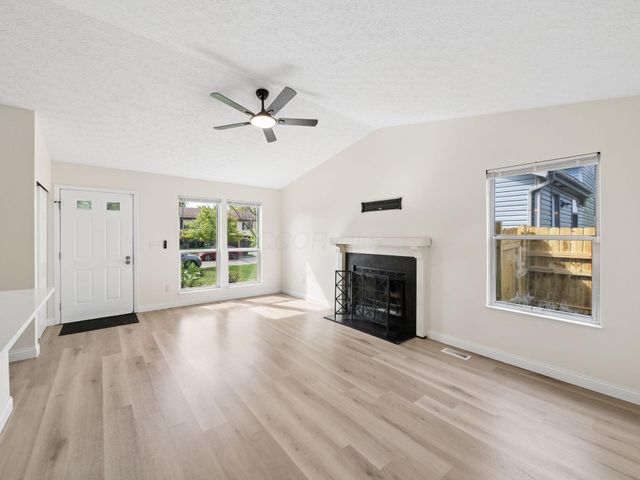 1726 Weather Stone Lane, Columbus, OH 43235