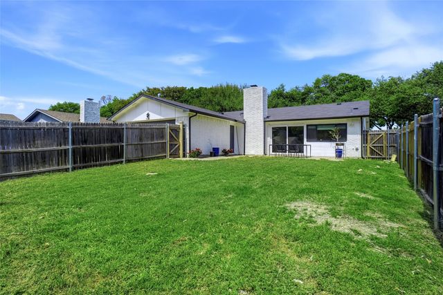 1820 Castille Drive, Carrollton, TX 75007