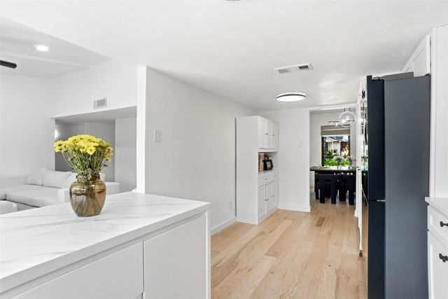 1820 Castille Drive, Carrollton, TX 75007